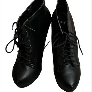 NWOT SPRING BOOTS, CLEAR HEELS 🔥🔥🔥🔥